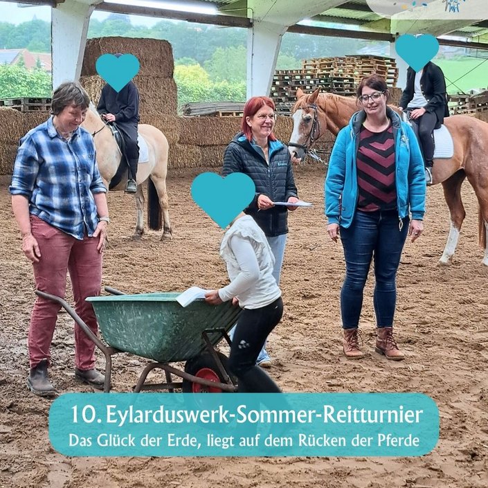 🐴☀️ 𝑬𝒊𝒏 𝑱𝒖𝒃𝒊𝒍ä𝒖𝒎 𝒗𝒐𝒍𝒍𝒆𝒓 𝑭𝒓𝒆𝒖𝒅𝒆 𝒖𝒏𝒅 𝑻𝒆𝒂𝒎𝒈𝒆𝒊𝒔𝒕
Zum 𝟏𝟎. 𝑬𝒚𝒍𝒂𝒓𝒅𝒖𝒔𝒘𝒆𝒓𝒌-𝑺𝒐𝒎𝒎𝒆𝒓-𝑹𝒆𝒊𝒕𝒕𝒖𝒓𝒏𝒊𝒆𝒓 kamen wieder Reiter*innen,... 🐴☀️ 𝑬𝒊𝒏 𝑱𝒖𝒃𝒊𝒍ä𝒖𝒎 𝒗𝒐𝒍𝒍𝒆𝒓 𝑭𝒓𝒆𝒖𝒅𝒆 𝒖𝒏𝒅 𝑻𝒆𝒂𝒎𝒈𝒆𝒊𝒔𝒕
Zum 𝟏𝟎. 𝑬𝒚𝒍𝒂𝒓𝒅𝒖𝒔𝒘𝒆𝒓𝒌-𝑺𝒐𝒎𝒎𝒆𝒓-𝑹𝒆𝒊𝒕𝒕𝒖𝒓𝒏𝒊𝒆𝒓 kamen wieder Reiter*innen,...